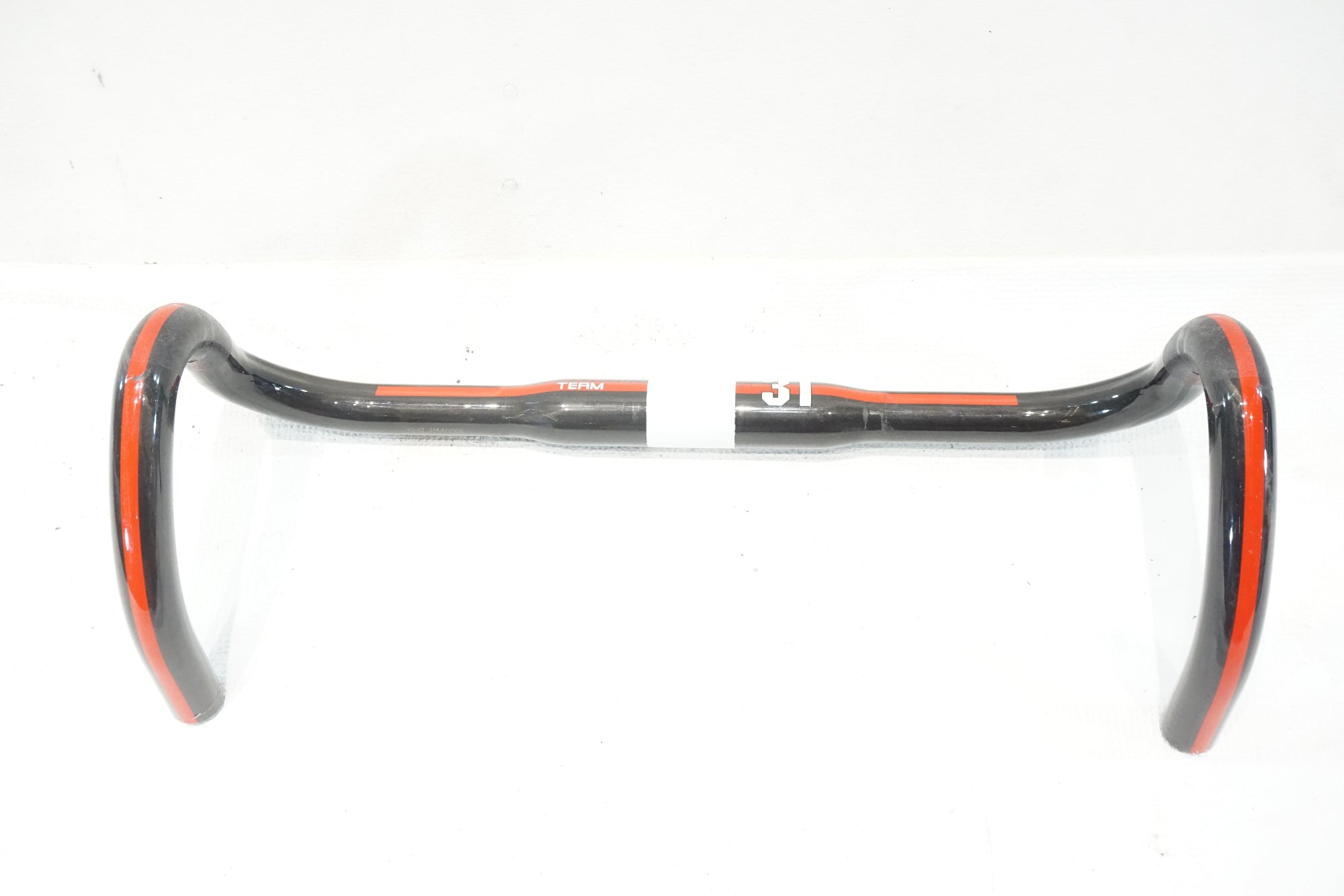 3T 「スリーティー」 ERGOSUM TEAM Φ31.8 420mm カーボン ドロップ