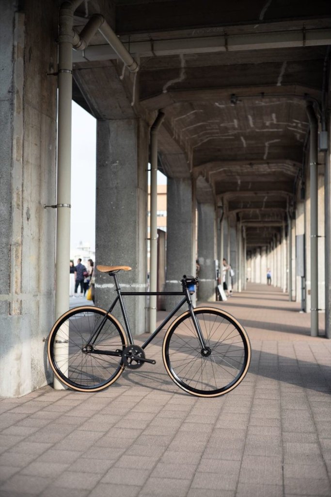 シティボーイは涼し気に街を駆ける | ブローチャーズ - BROTURES