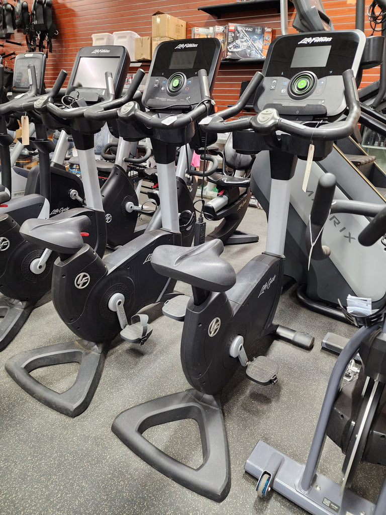 Life Fitness 95C Platinum Club Series Upright Bike - Explore