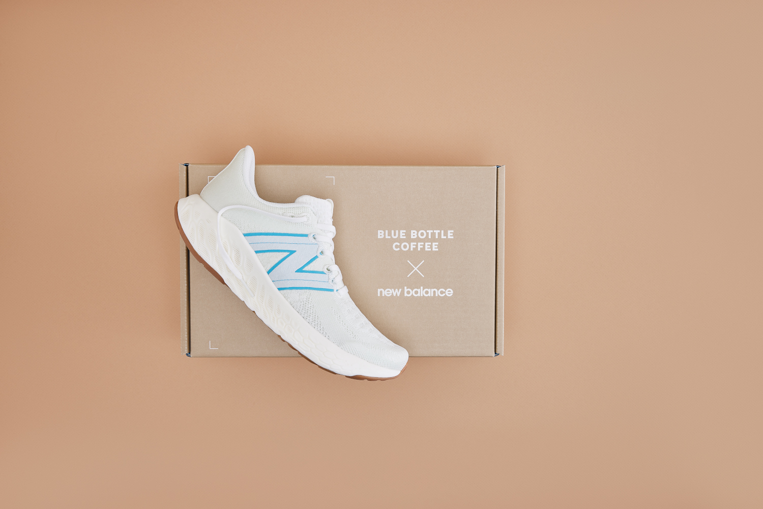 NB公式 - ニュースリリース - BLUE BOTTLE COFFEE × New Balance