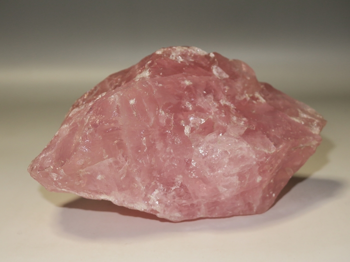 天然上質! 特大紅水晶原石1.6kg（ローズクォーツ） – 株式会社 明月