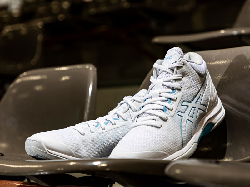 女性プレーヤーの足元を支える『ASICS LADY GELFAIRY 9』が発売