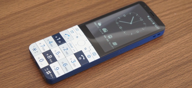 発売直前！「INFOBAR xv」実機レビュー！11年ぶりのガラケーINFOBARは