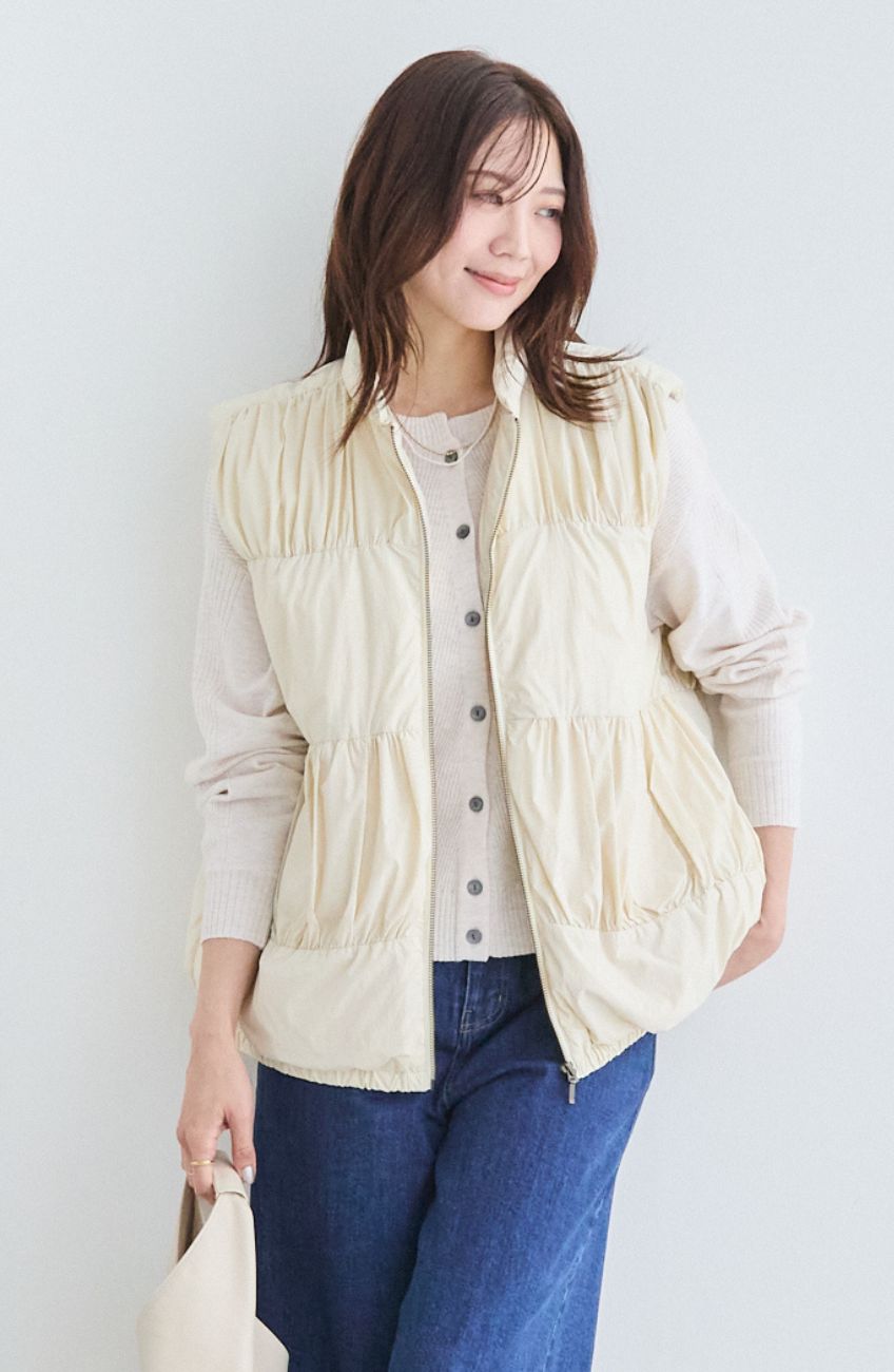 ティアードギャザーピュアダウンベスト｜FURRY、REYELL公式通販サイト