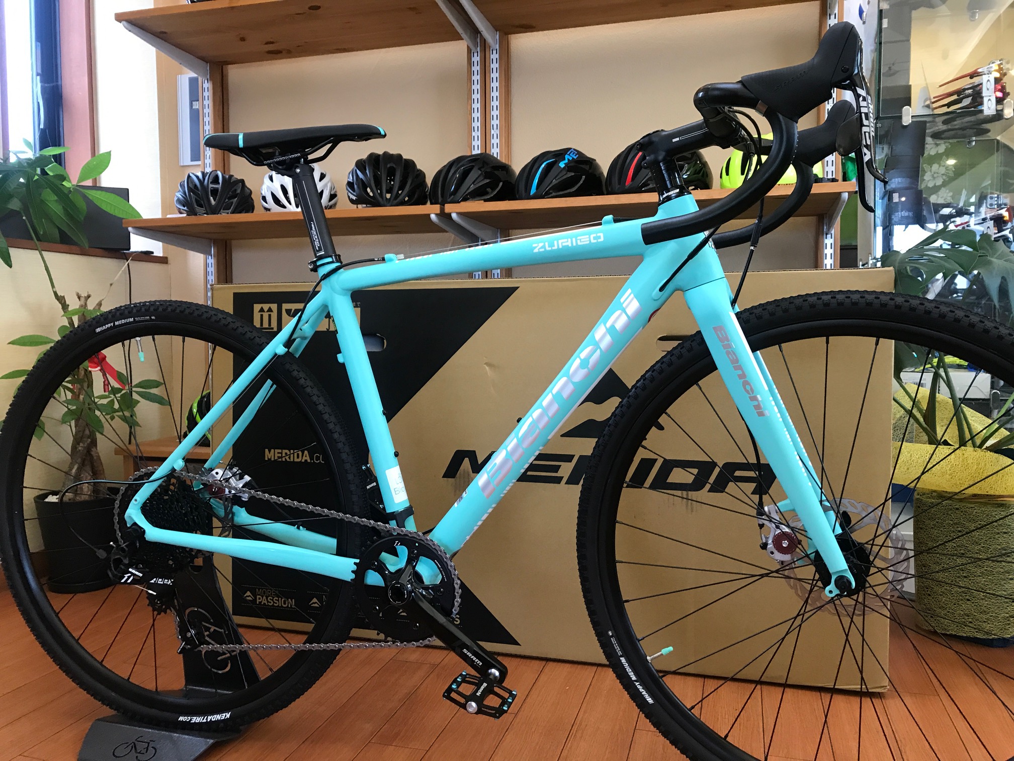 10/22 BIANCHI 2018 ZURIGO DISC | LOKO Bicycle