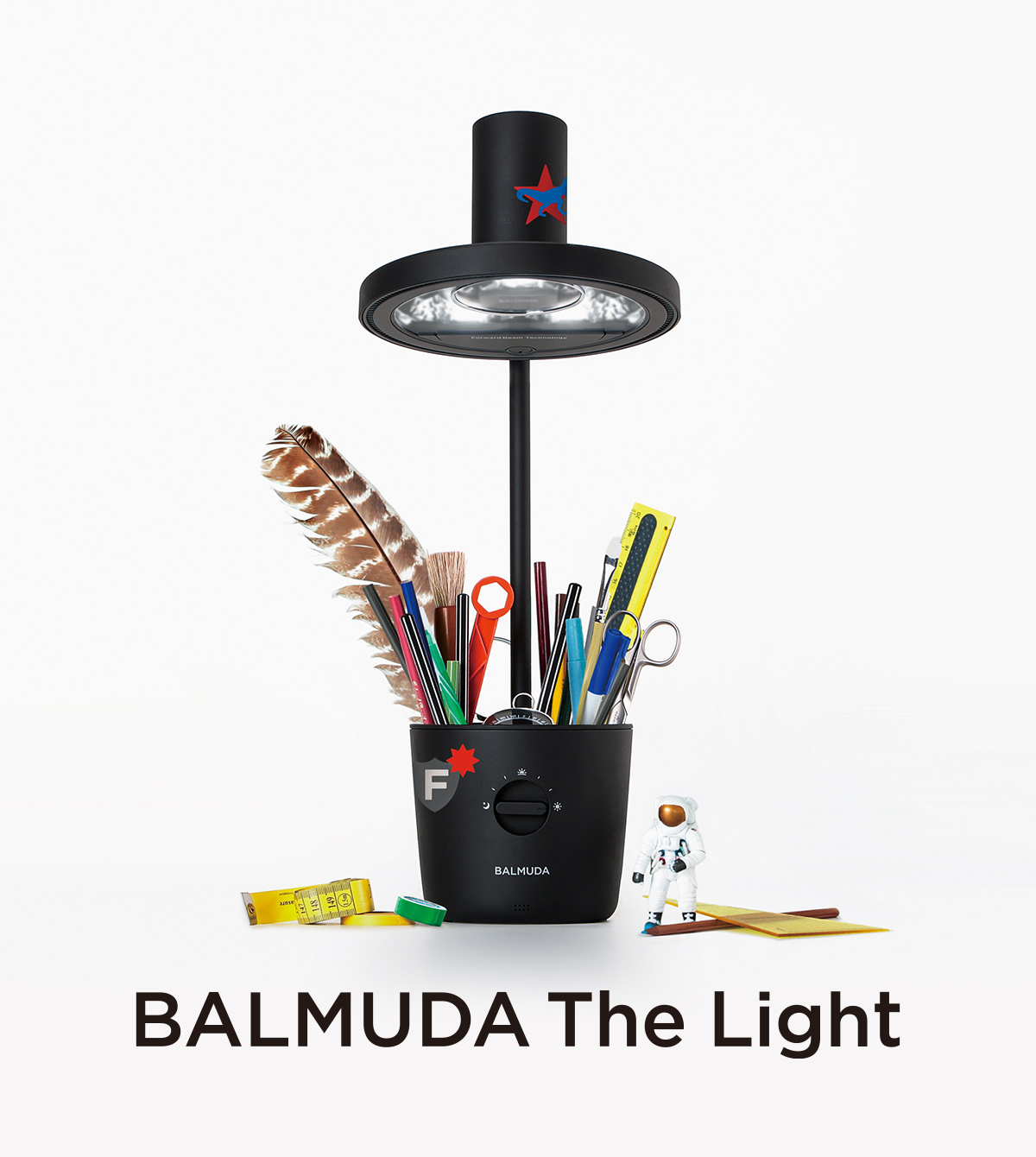 子どもたちの目を守るデスクライト「BALMUDA The Light」を発表