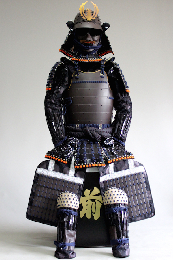 鎧兜甲冑】十二間星兜鉄錆地塗鋲綴桶側二枚胴具足 | 甲冑工房 武寿