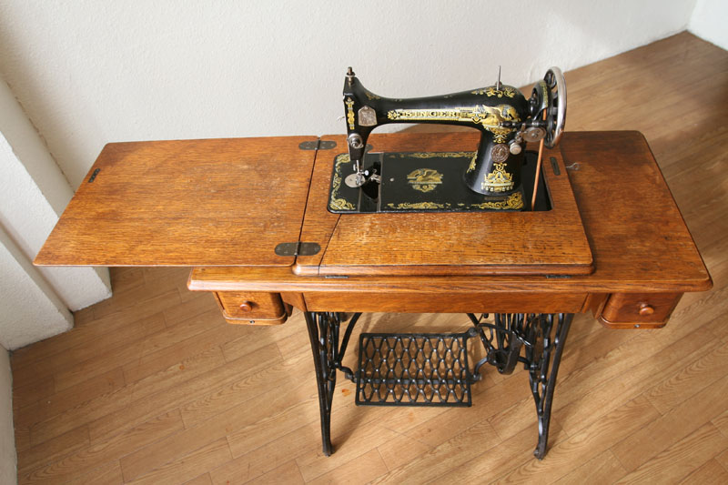 シンガーSinger ミシン｜アンティーク家具・照明の専門店｜デニム