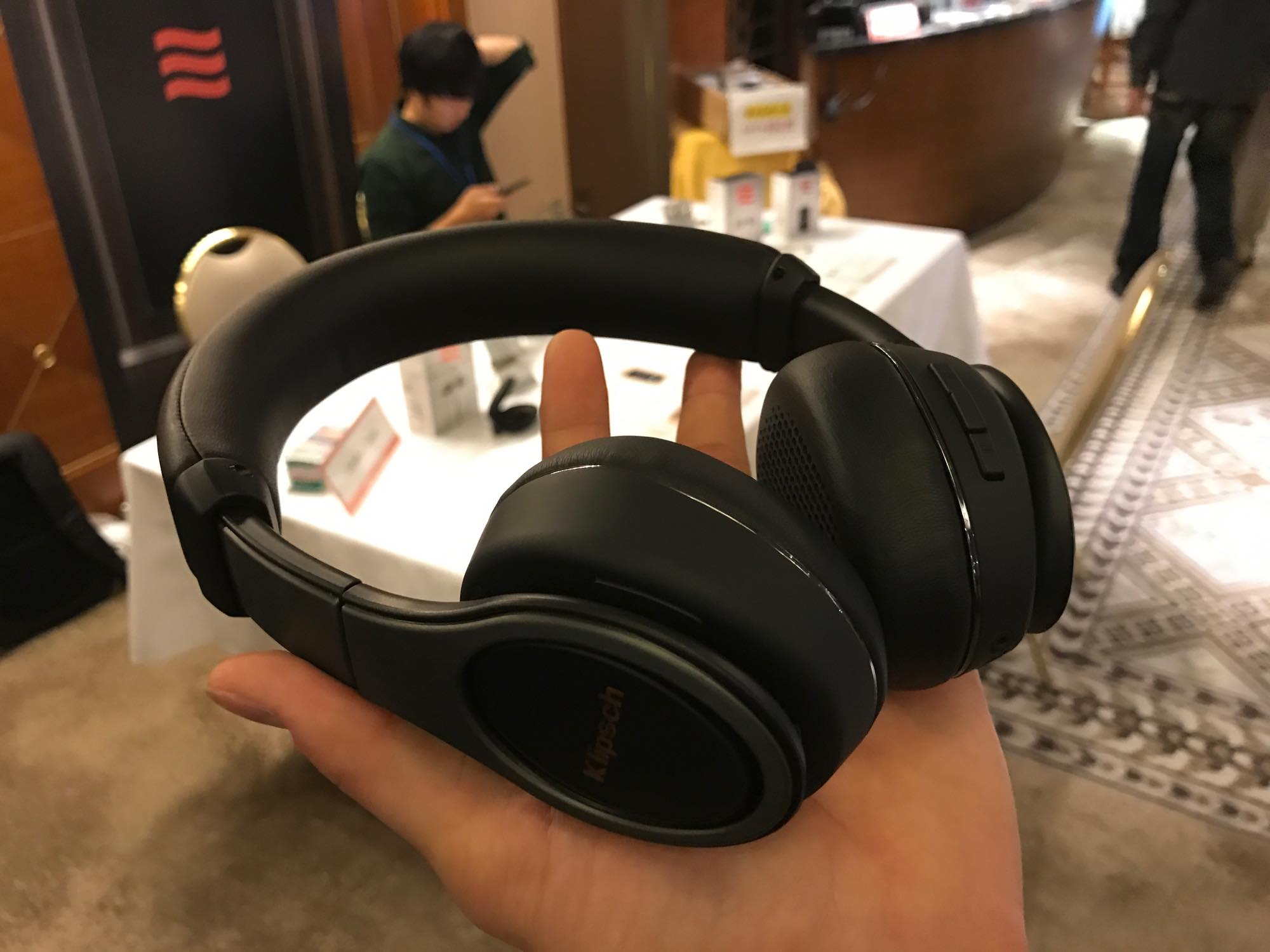 Klipsch の Bluetooth ヘッドホン「Reference On-Ear / Over-Ear