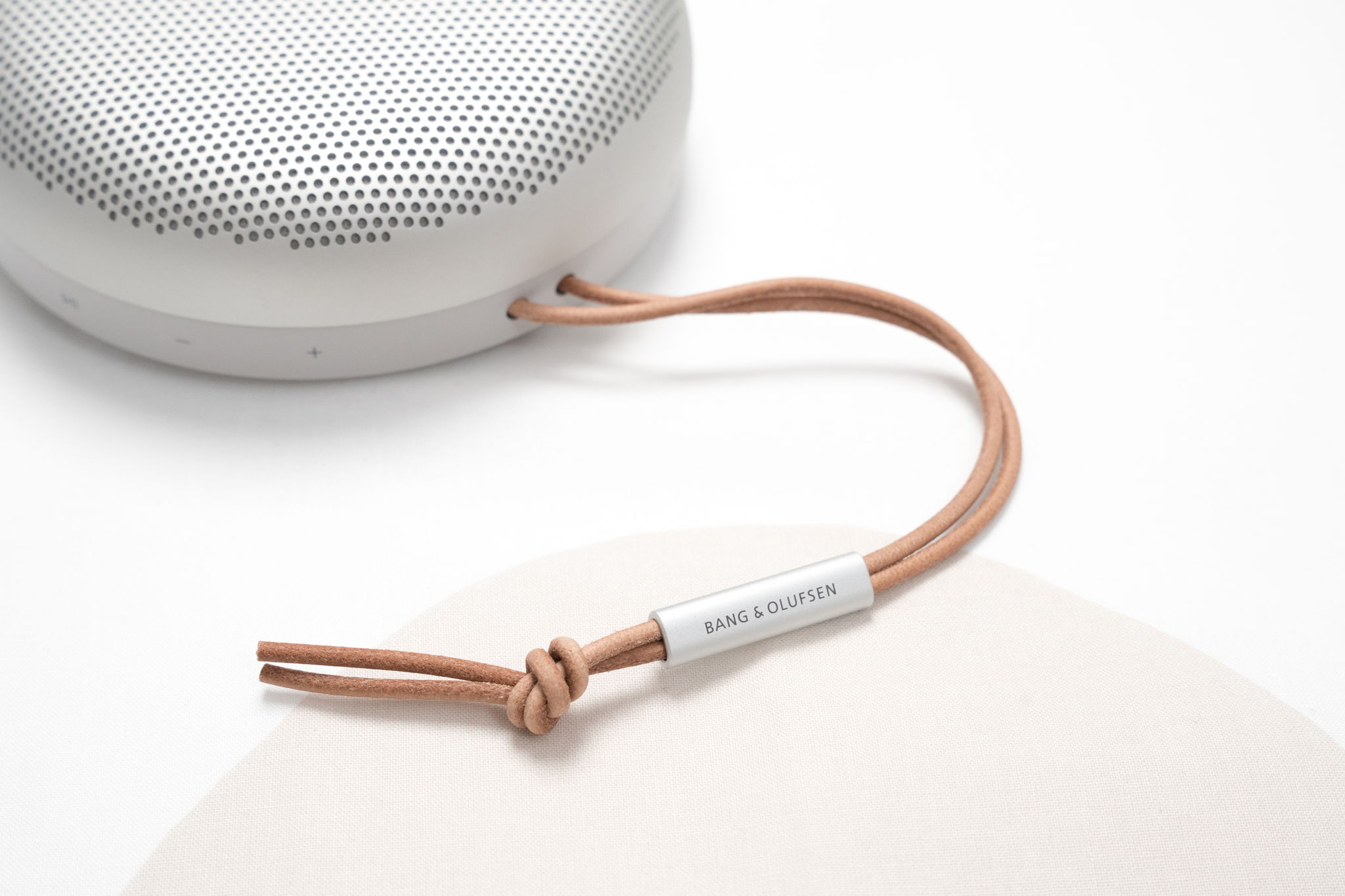 ミニマルと高音質。バングアンドオルフセンのBluetoothスピーカー