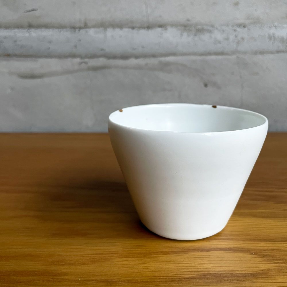黒田泰蔵 白磁 フリーカップ ぐい吞み 猪口 Tマーク 金継ぎ 補修痕有り