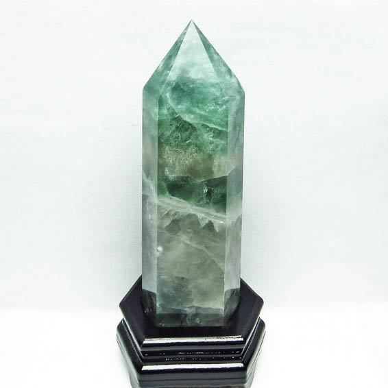 1.7Kg フローライト 原石 蛍石 六角柱 台座付属 一点物 152-1368