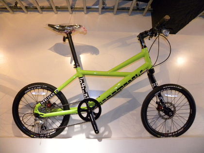 街中を快適に走り抜けるCANONNDALE ｷｬﾉﾝﾃﾞｰﾙ HOOLIGAN9 ﾌｰﾘｶﾞﾝ9