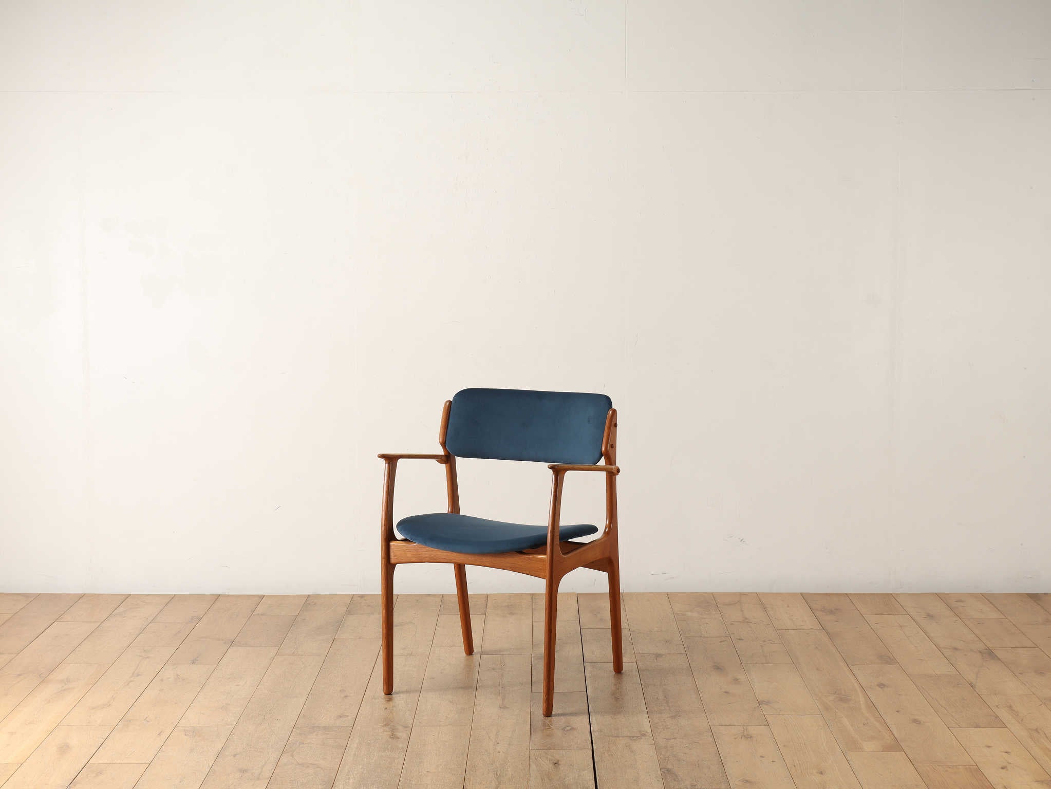 ERIK BUCHアームチェア Model.50 | ロイズ・アンティークス