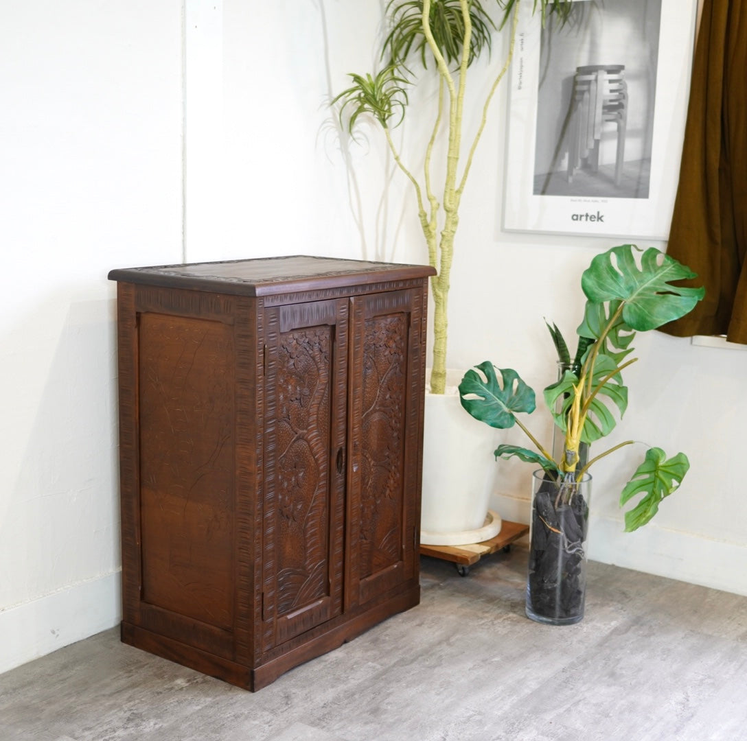 軽井沢彫り レコードキャビネット 桜 収納 彫刻 職人 春 手彫り 繊細