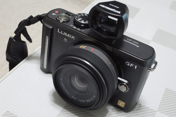 Panasonic DMC-GF1 外付けファインダー フォクトレンダー40mm 46mmフード
