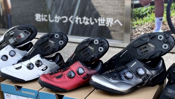 話題のXC702が全色入荷！見て！履いて！体感しよう！ | サイクルウェア