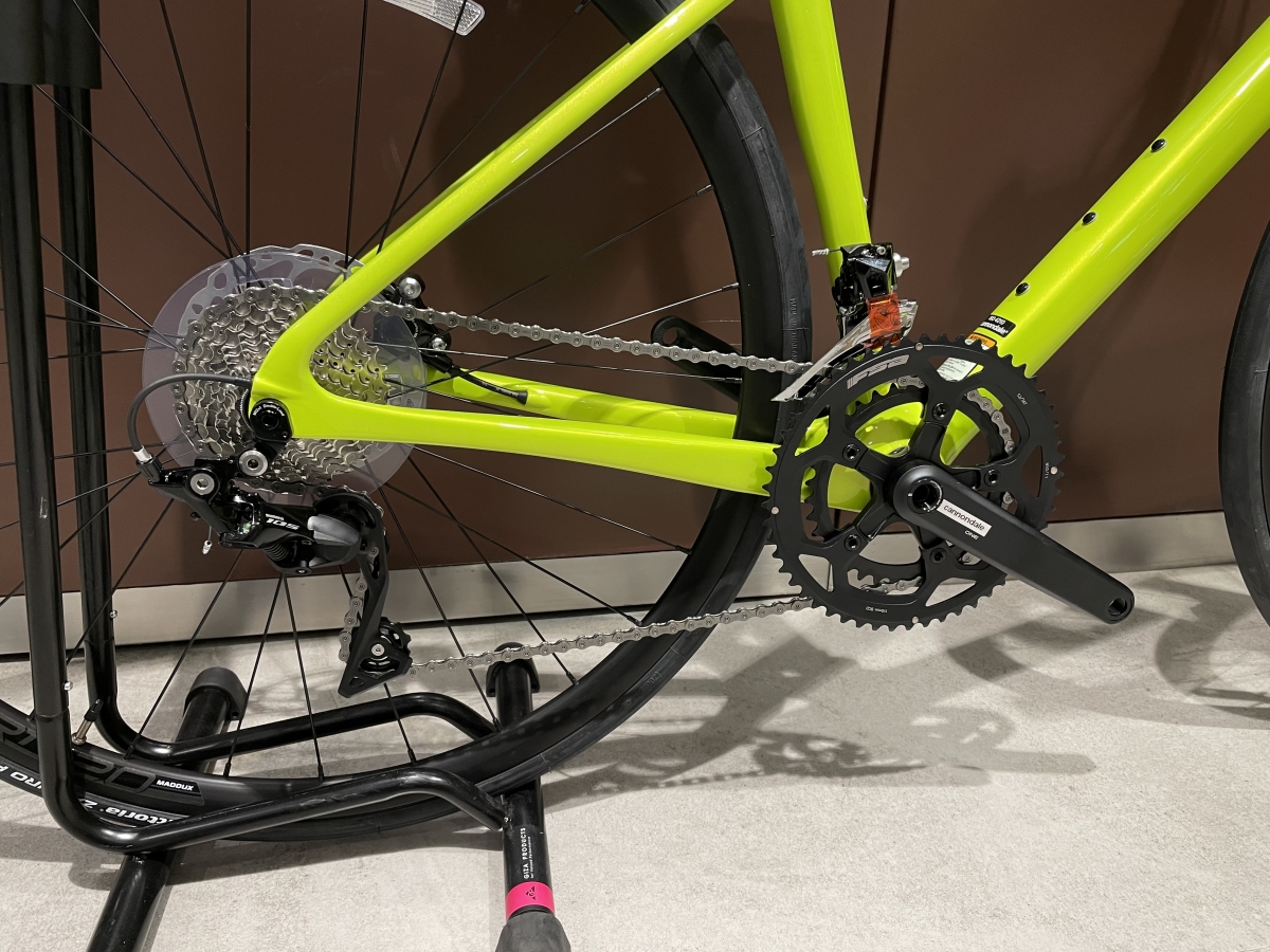 目を引くネオンイエローが格好良い！軽快にロングライドからイベントも