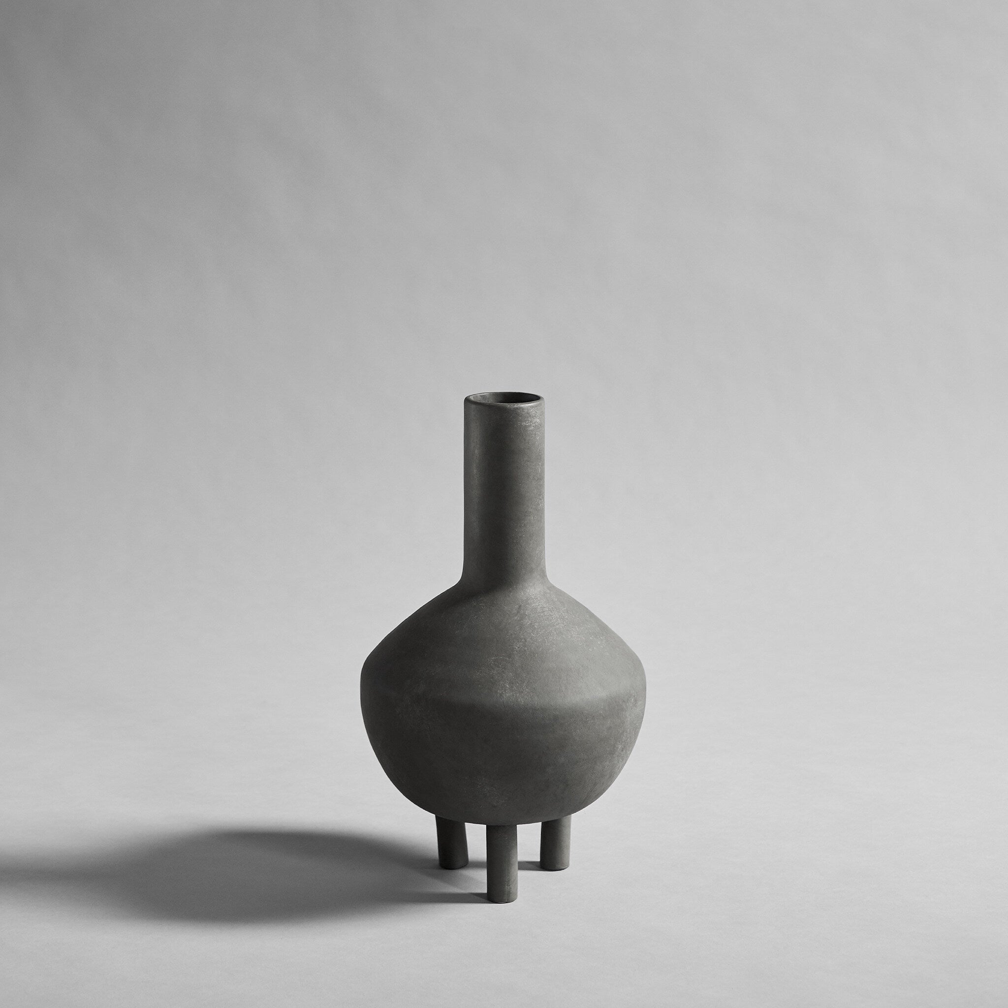 Duck Vase, Fat - Dark Grey | 101 Copenhagen