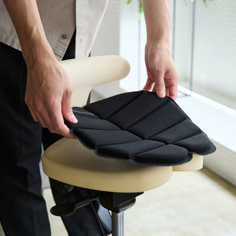 オプション／体圧分散マットby SORBO》坐骨座りを快適にする低反発