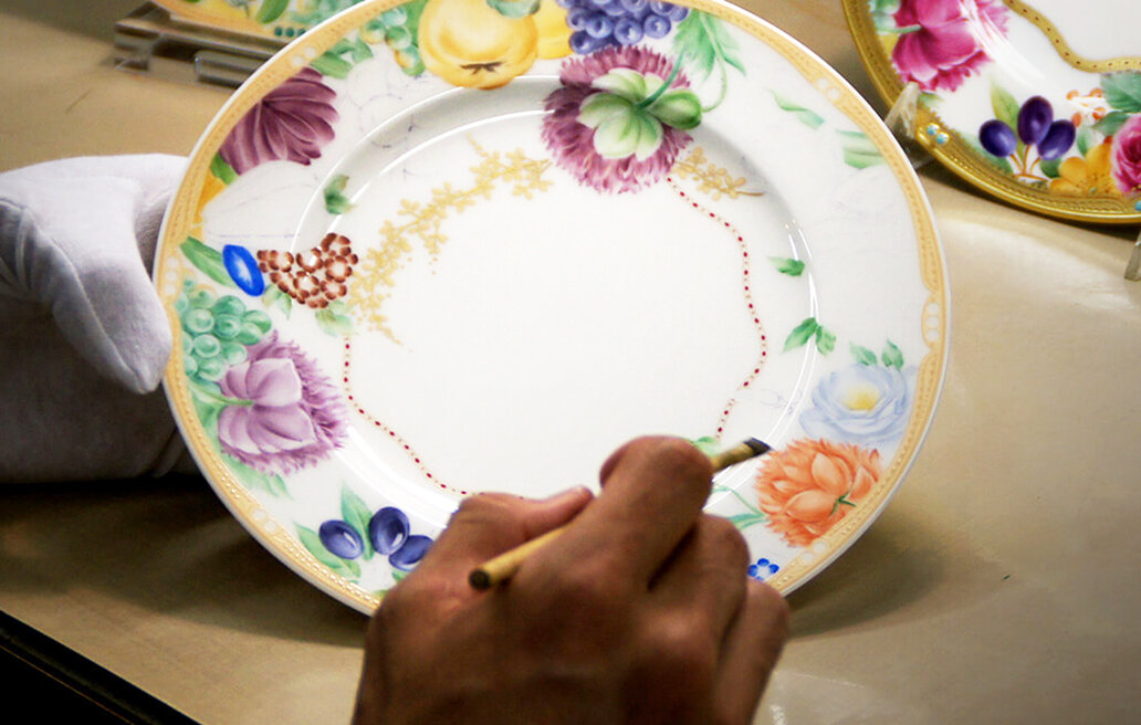 特集 手にとるたび、こころ満ちる｜ハンドペイントの世界 | ノリタケ