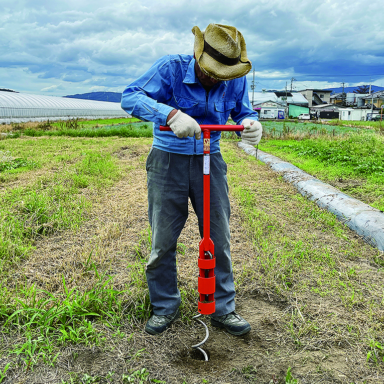 らせん杭抜差し器 「ぐるぐるGR76」 | 商品紹介 | タキイ農業資材