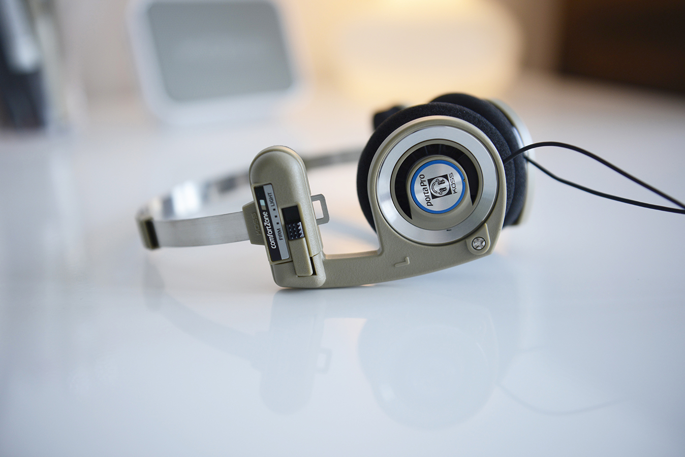 KOSS Porta Pro® | KOSSを代表するオープン型ヘッドホン | TASCAM (日本)