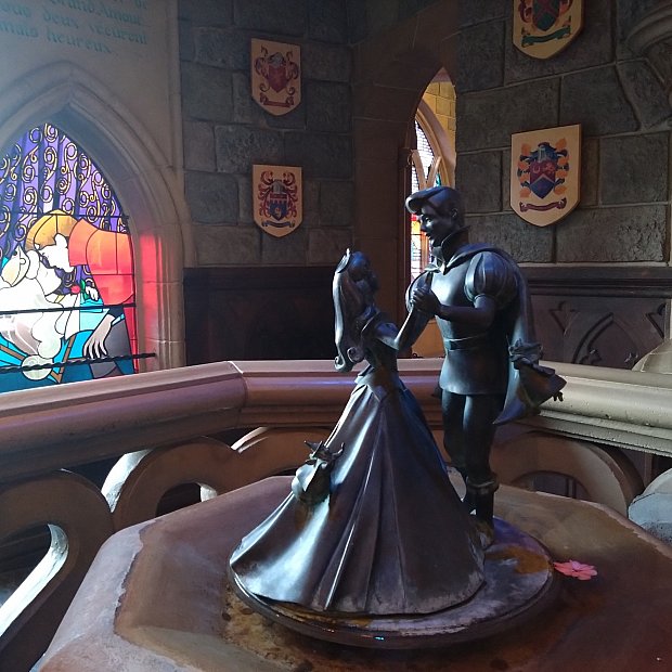 眠れる森の美女の世界が広がる美しいお城！（パリ）