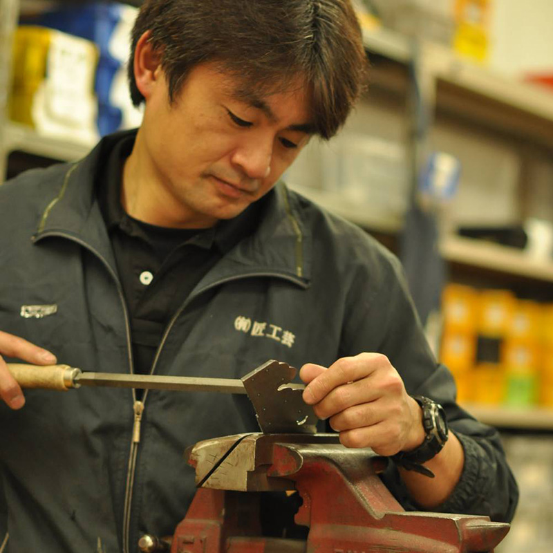 船箪笥 金具製作実演 – 匠工芸（福井） || THE COVER NIPPON