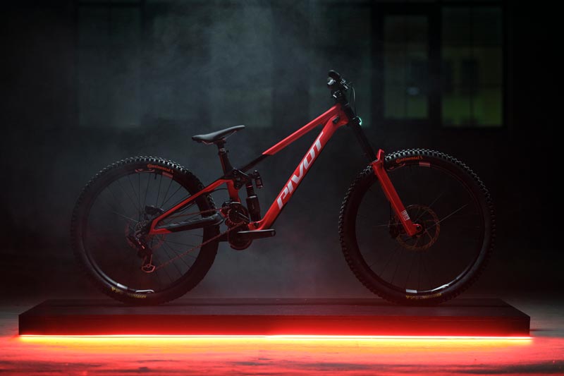 Pivot Launches Special Edition Phoenix | The Loam Wolf