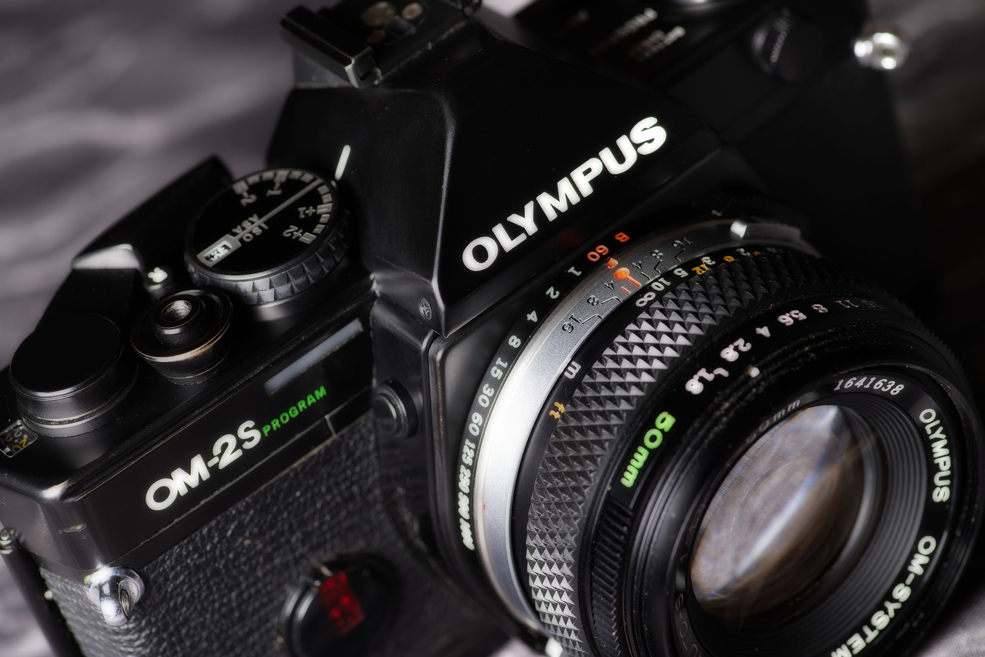 Classic Camera Review: Olympus OM-2S Program - The Noisy Shutter