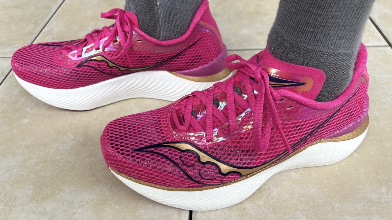 レビュー】サッカニー エンドルフィンプロ 3｜ともらん！