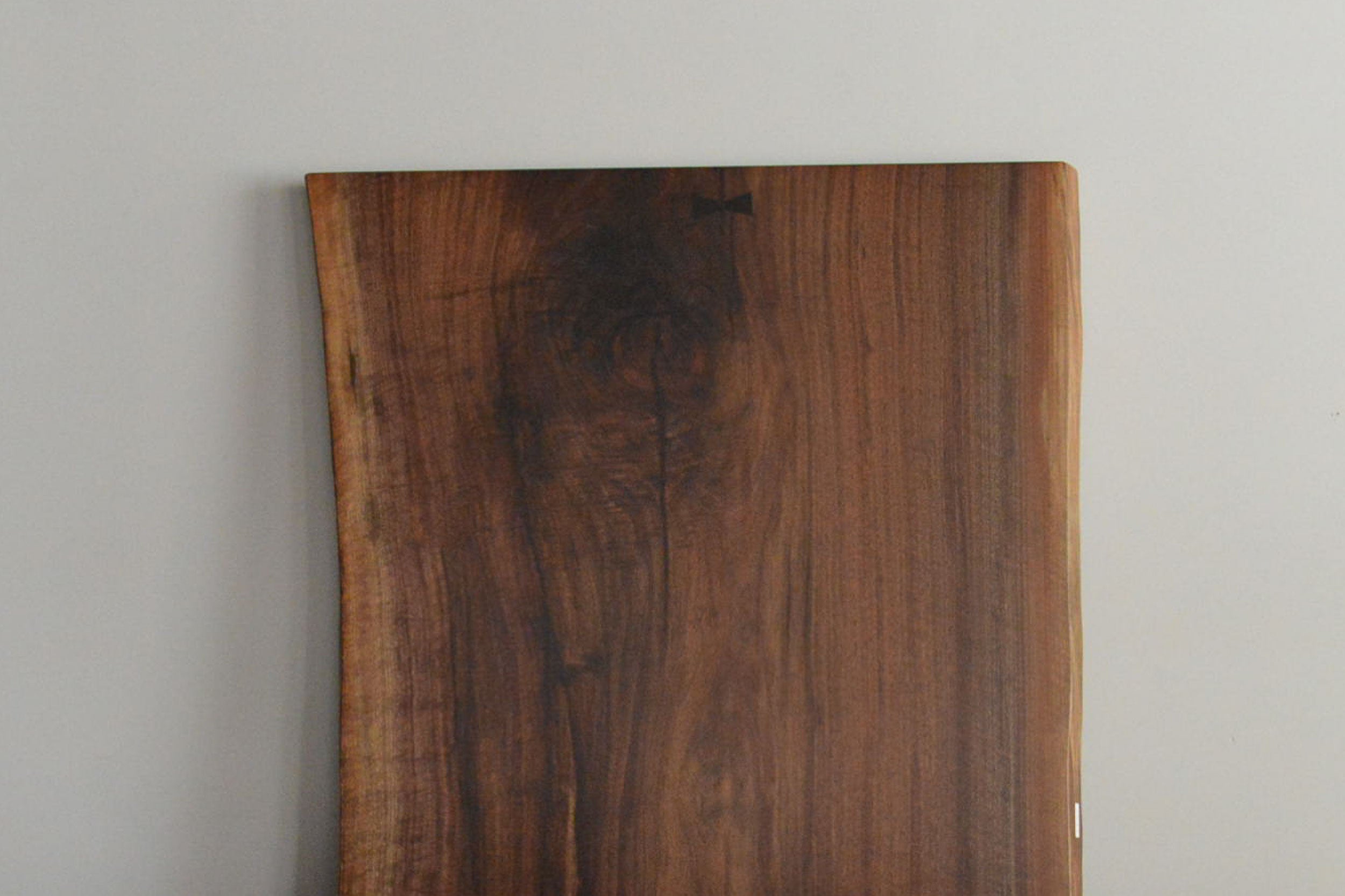 ウォールナット 一枚板 幅150.5cm｜深みのある色合いと杢目の美しさが