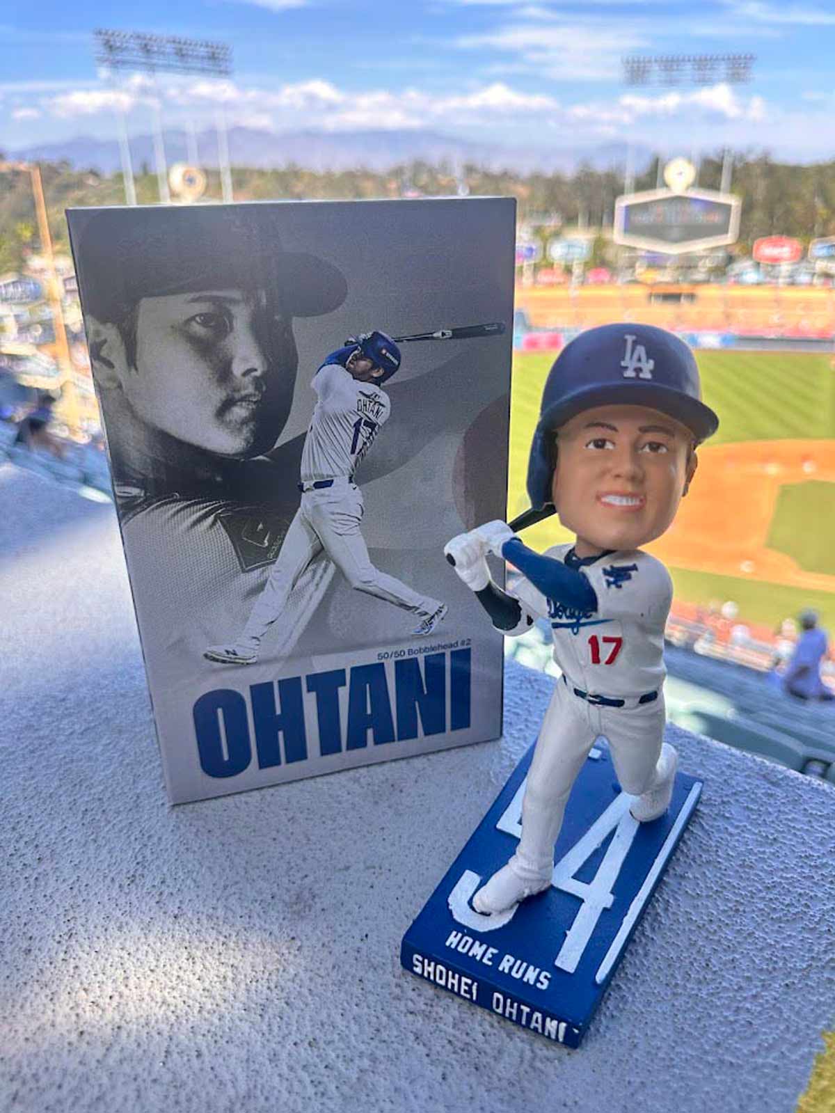 大谷翔平「50―50打者バージョン」ボブルヘッド人形を来場者全員に
