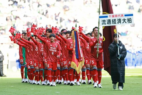 高校サッカー】流経大柏が4強入り 8発快勝劇に「同じ柏にあるプロ
