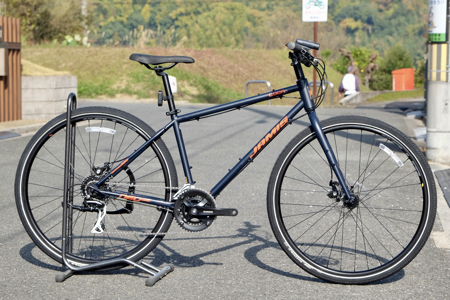 入荷情報】クロモリフレームの“グラベル”クロスバイク。JAMIS coda