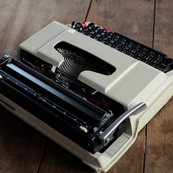 BROTHER Valiant タイプライター（英字・カタカナ両用） – zakka store