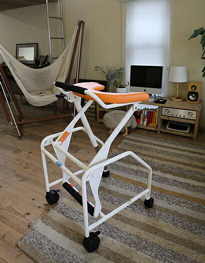 楽天市場】歩くことをあきらめない歩行器【たぁ〜くん】 津島鉄工所