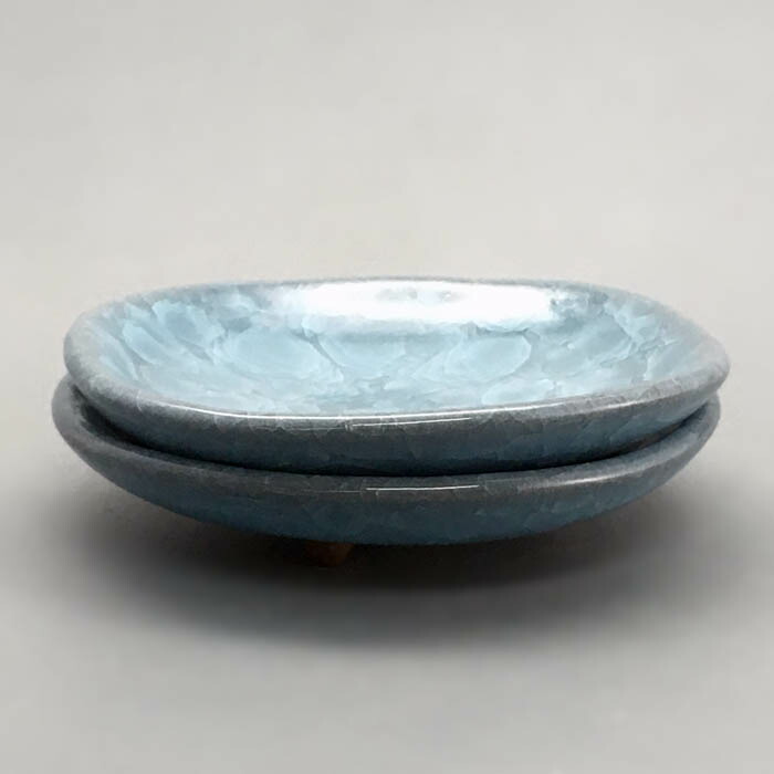 楽天市場】2枚セット 青磁亀甲貫入 三つ足 13.5cm 皿 プレート 日本製