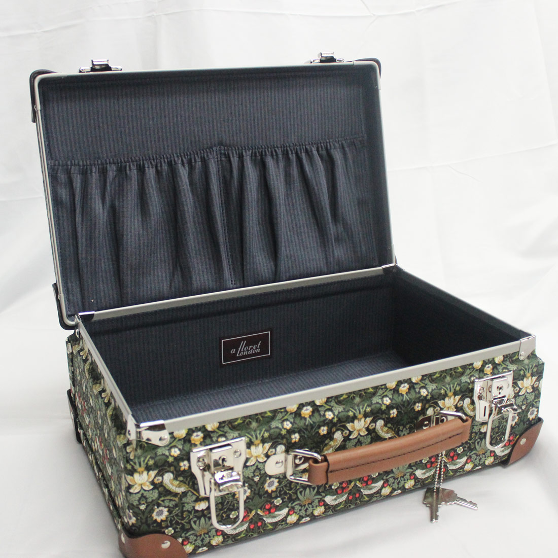 楽天市場】トランク リバティプリント LIBERTY 旅行 お出かけ 鍵付き