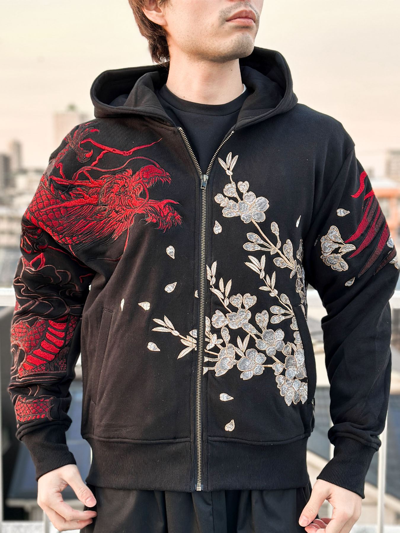 楽天市場】＜送料無料＞【絡繰魂・頂】“双龍×鳳凰ノ頂”総刺繍ZIP