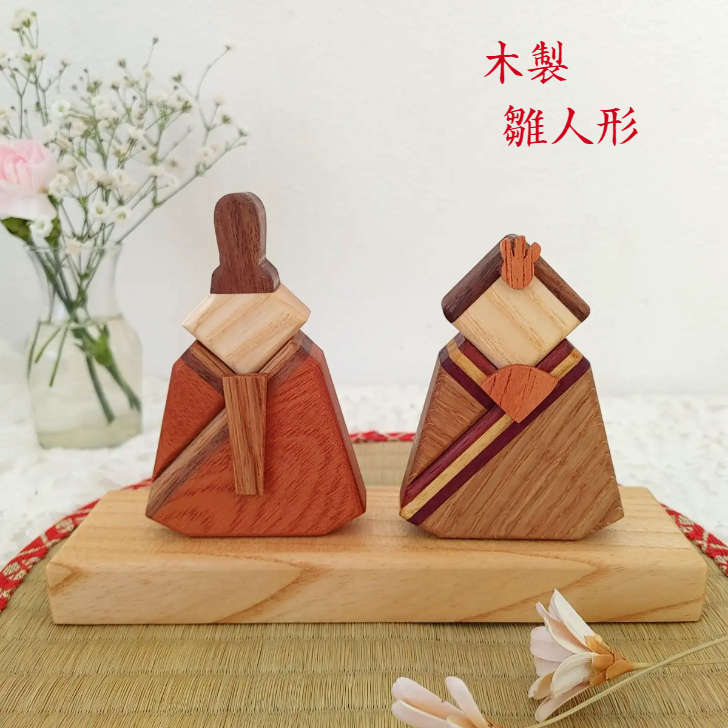 桐塑雛人形 板に桃手描 額入り 小型 桐塑雛人形 桃手描き板付き木製