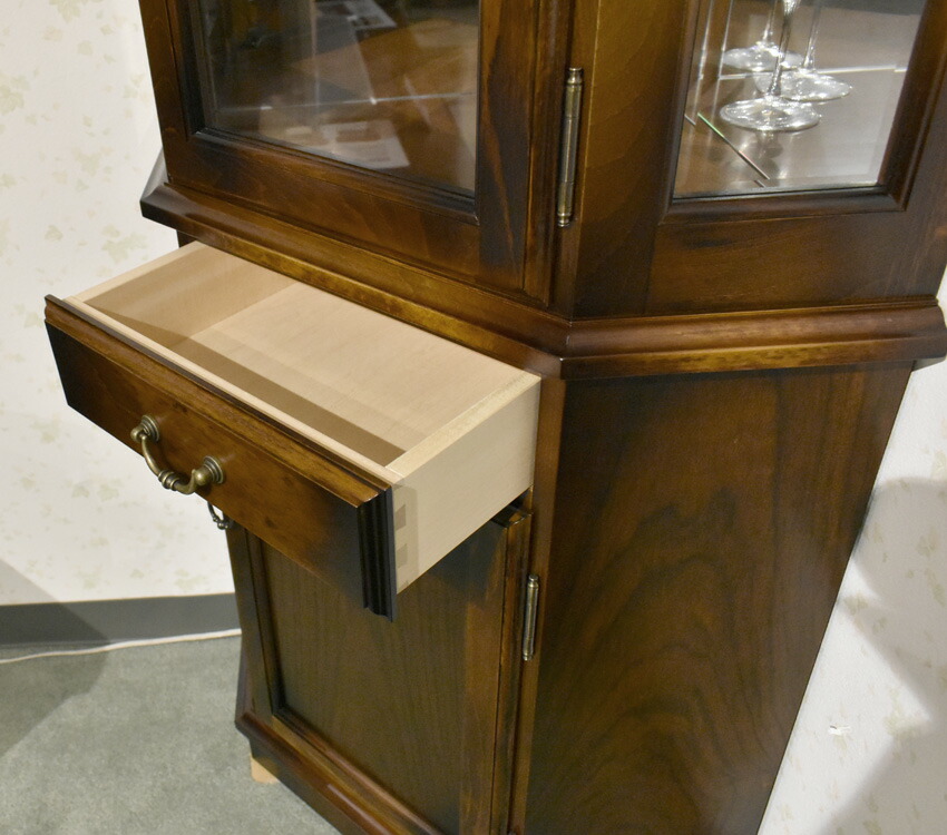 楽天市場】カリモク HC0240NK キュリオケース 隅飾り棚 コロニアル