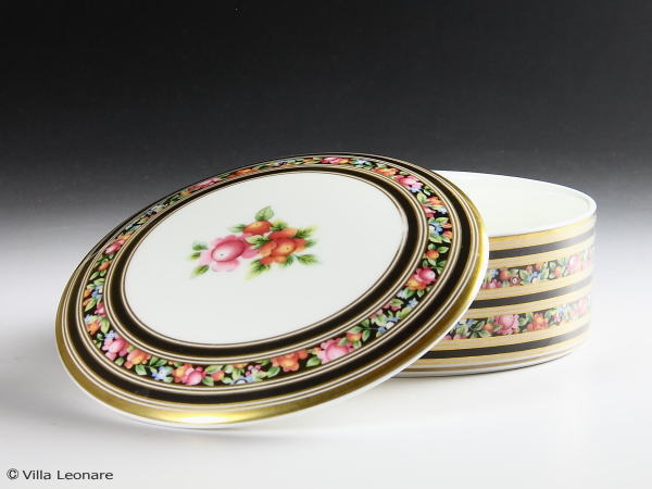 楽天市場】【ウエッジウッド】クリオ 花柄 ラウンドボックス（丸形