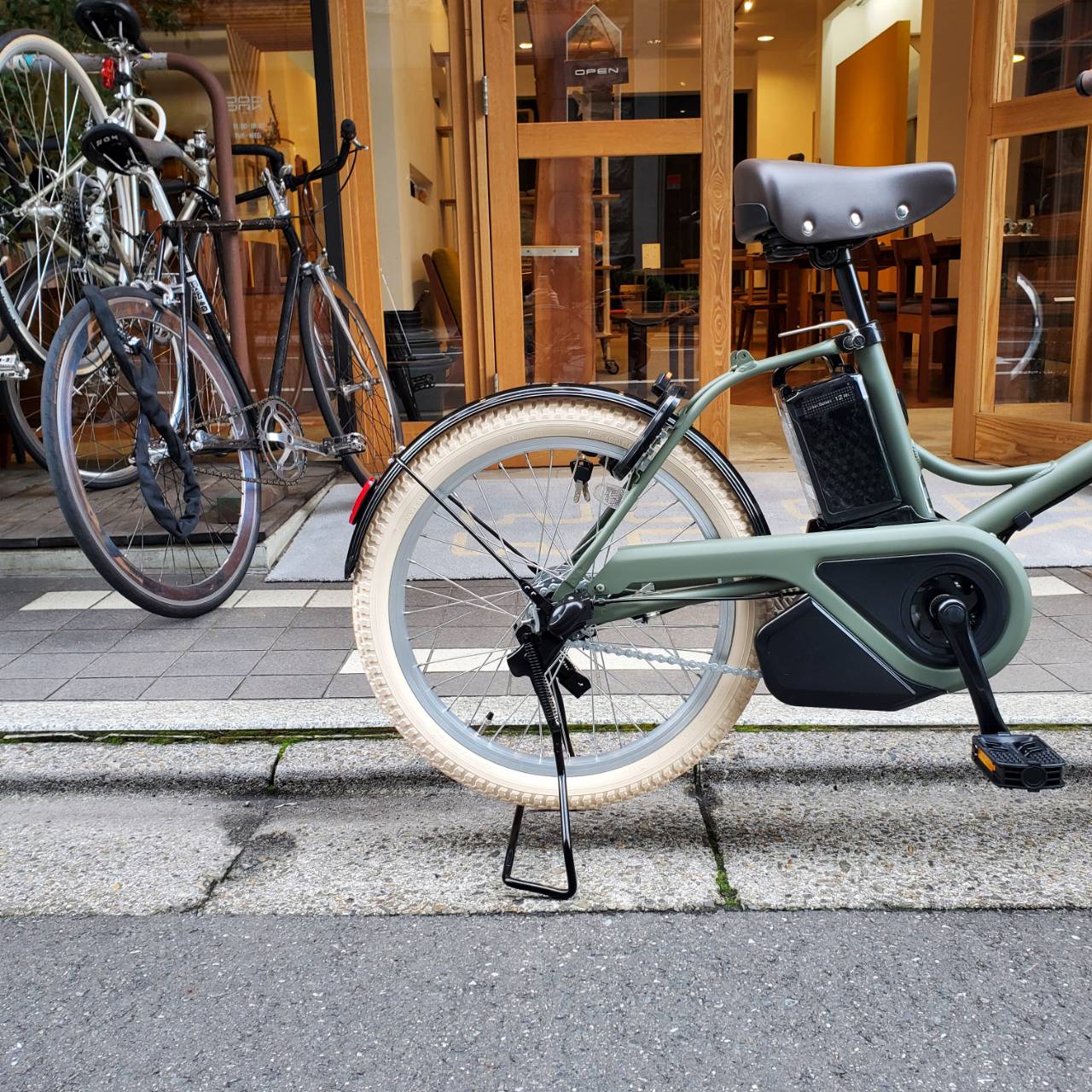 楽天市場】【最大4000円クーポン配布】【タイヤカスタム】GLITTER