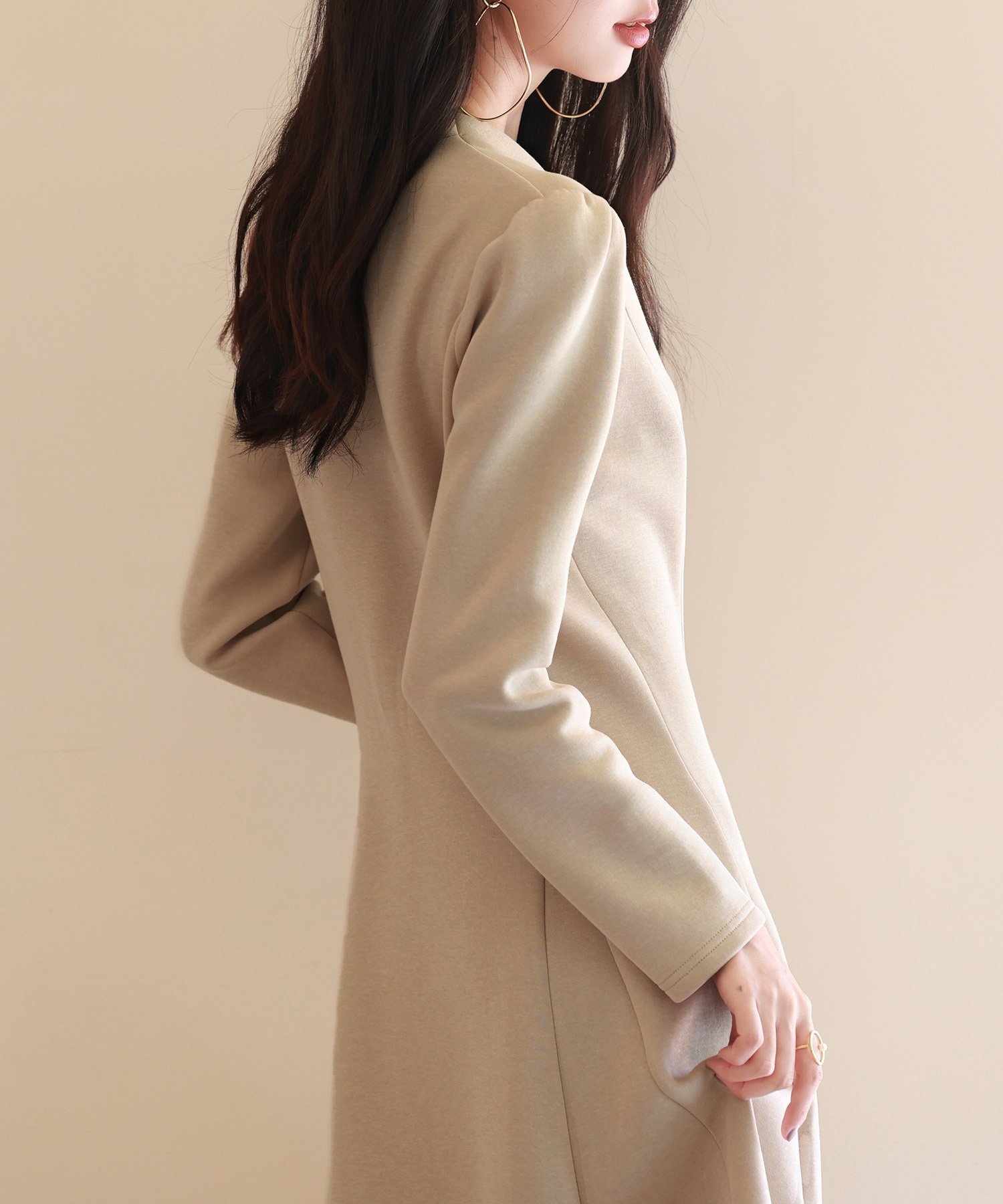 SAISON DE PAPILLON｜ポンチ素材Vネックゴアードワンピース | Rakuten