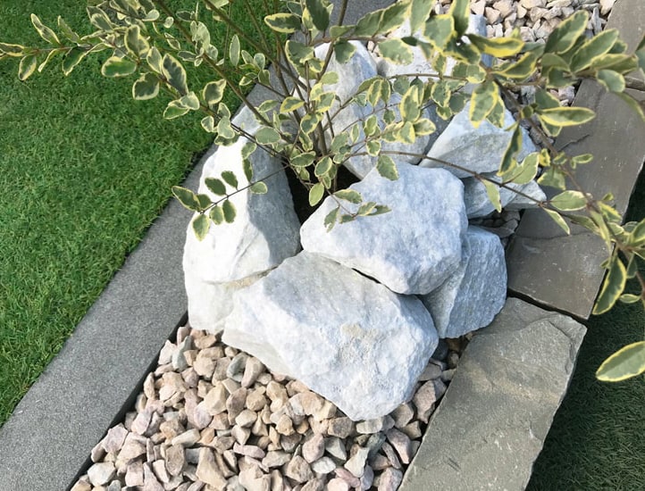 楽天市場】ロックガーデン 石 庭石 割栗石 白 ホワイトロック 20kg 約