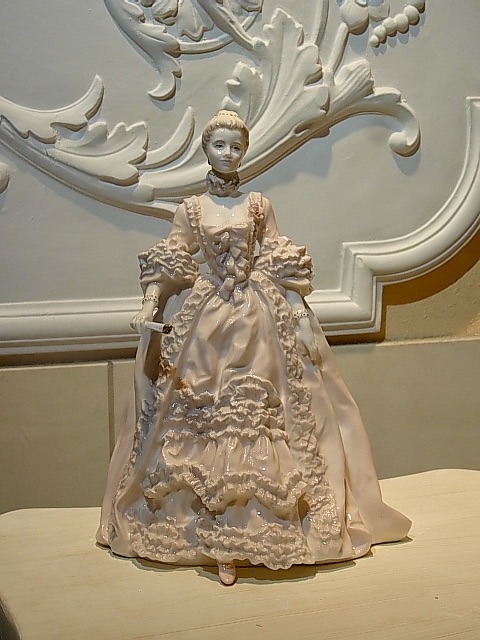 楽天市場】証明書付 コールポート ポンパドール夫人のフィギュリン