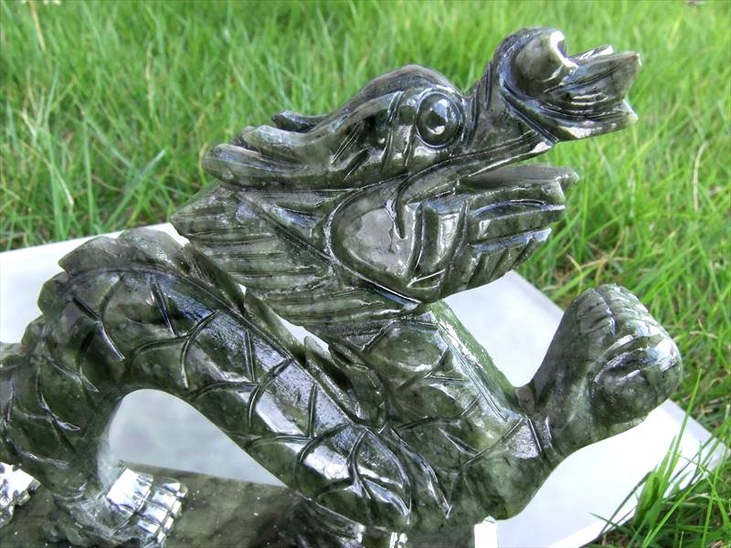 楽天市場】○濃いグリーン【玉持ち龍神 サーペンティン（蛇紋石）龍