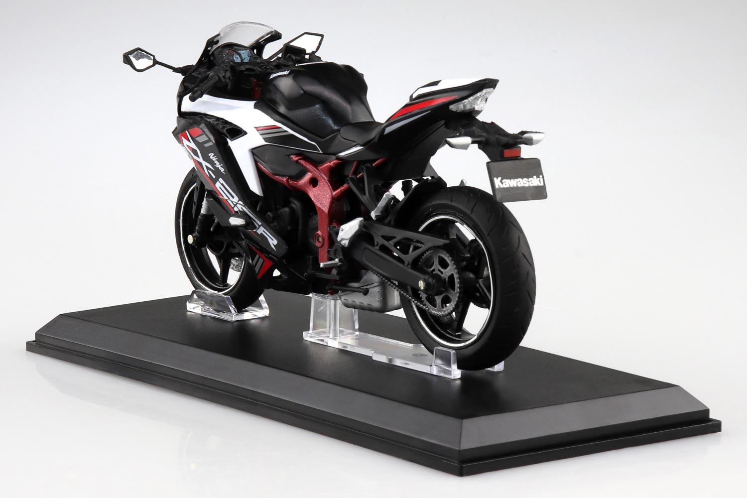 109700 1/12完成品バイク KAWASAKI Ninja ZX-25R メタリックスパーク